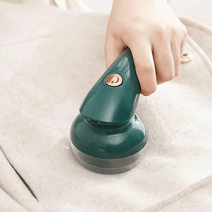 Portable Rechargeable Fabric Lint Remover – Green | 4-Hour Battery | USB Fast Charging | Electric Fuzz & Bobble Remover for Clothes